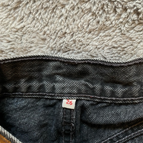 Levi's 501 Black Jean Short - Picture 3 of 3
